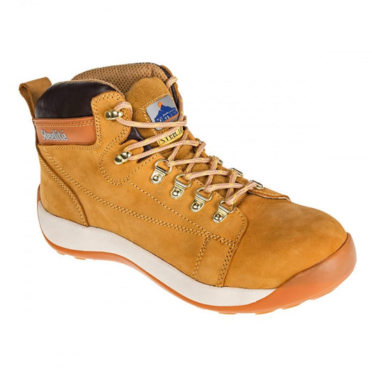 FW31 Mid-Cut Nubuck Boot SB