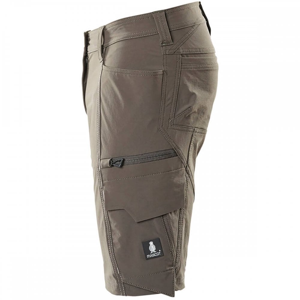 18048 Womens Accelerate Shorts