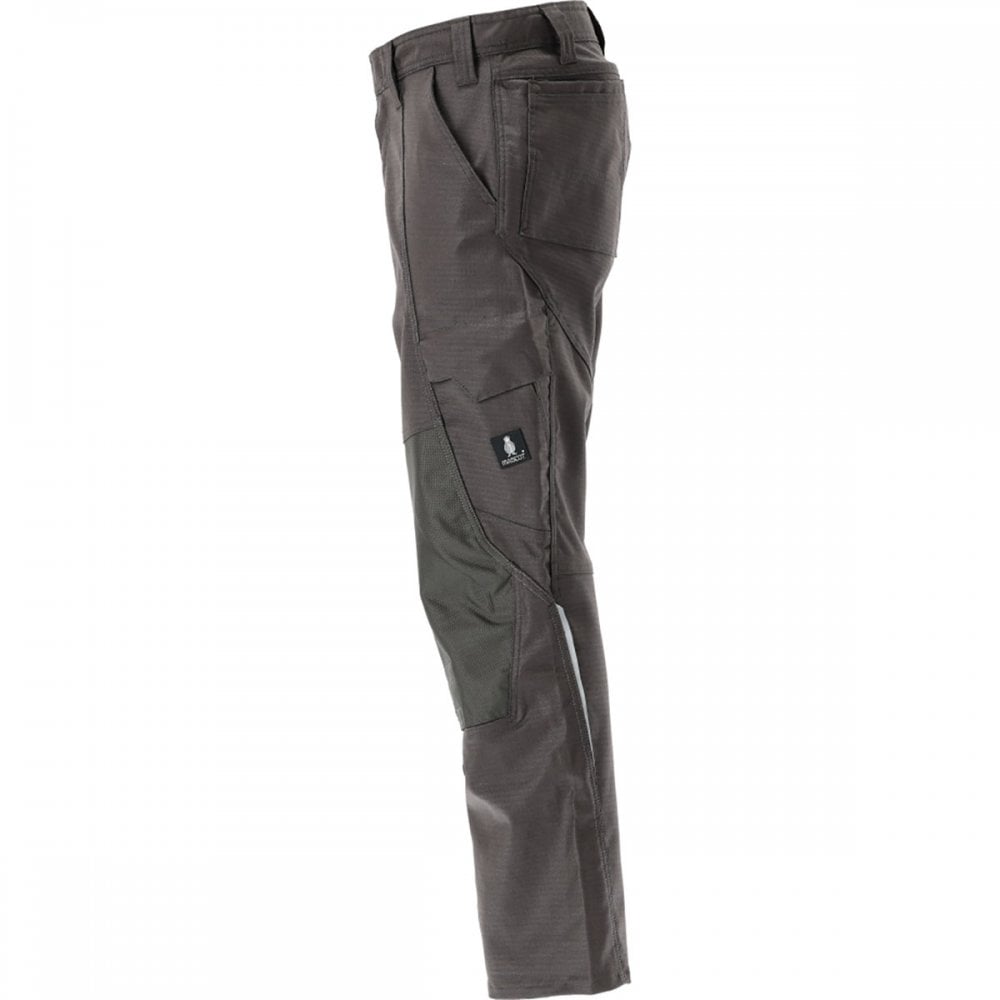 20979 Trousers with kneepad pockets