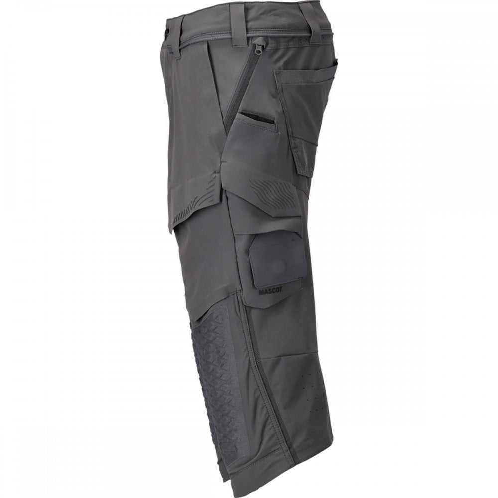 22249 Customized ¾ Length Trousers with kneepad pockets