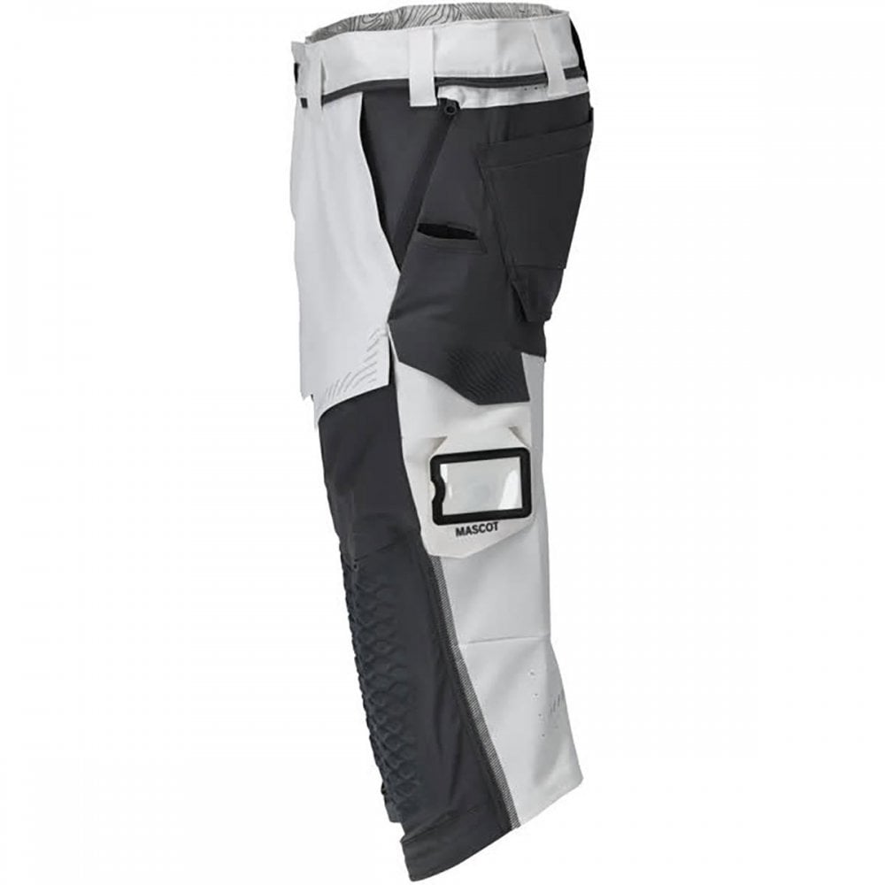 22249 Customized ¾ Length Trousers with kneepad pockets