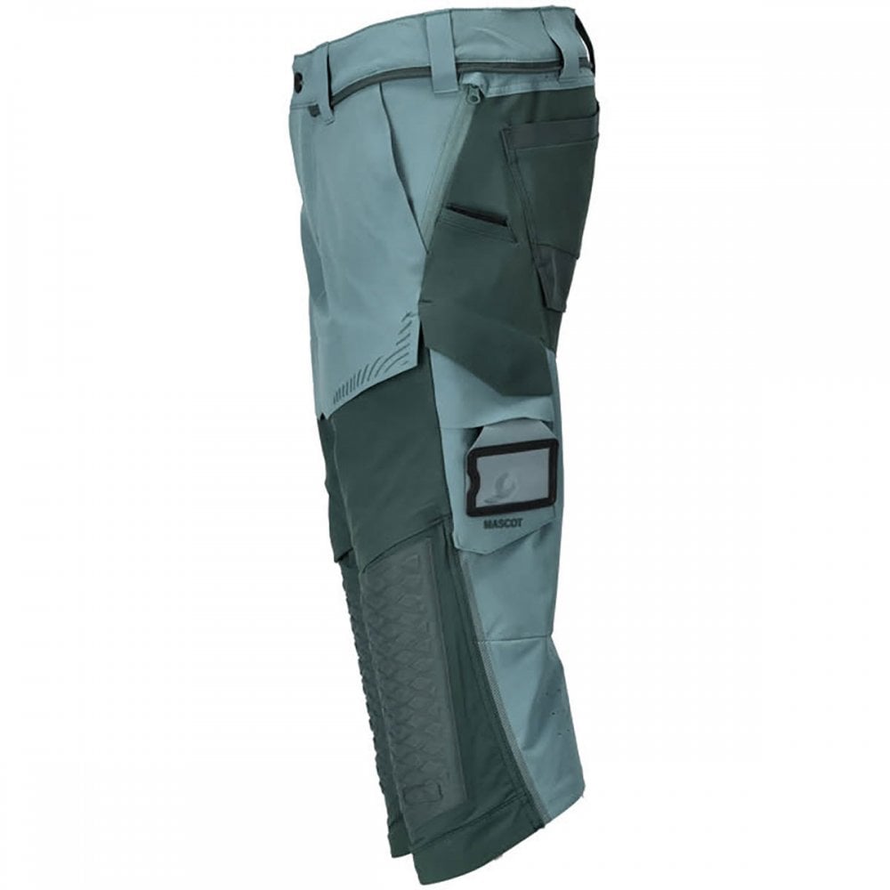 22249 Customized ¾ Length Trousers with kneepad pockets